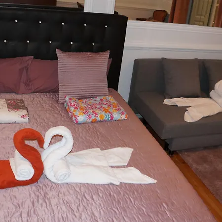 White And Grey Apartman