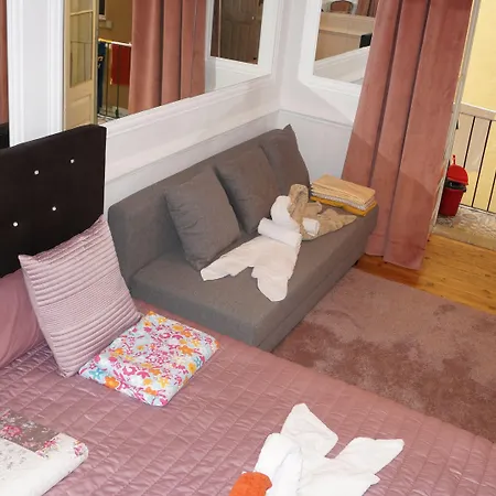 White And Grey Apartman
